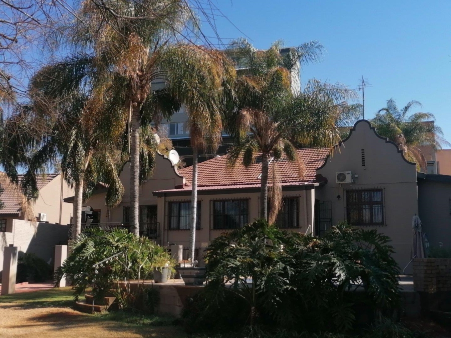 6 Bedroom Property for Sale in Upington Northern Cape